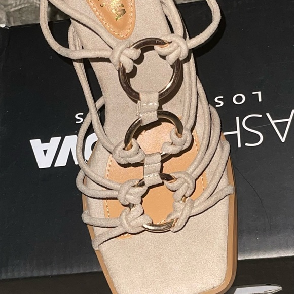 Sandals - Picture 4 of 6